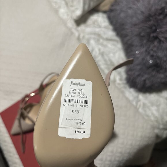 Valentino Garavani Poudre Pumps - Picture 3 of 6